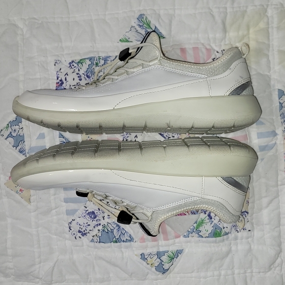 ECCO Soft 5 Toggle Slip On Sneakers Size 9 Women's - Picture 3 of 8